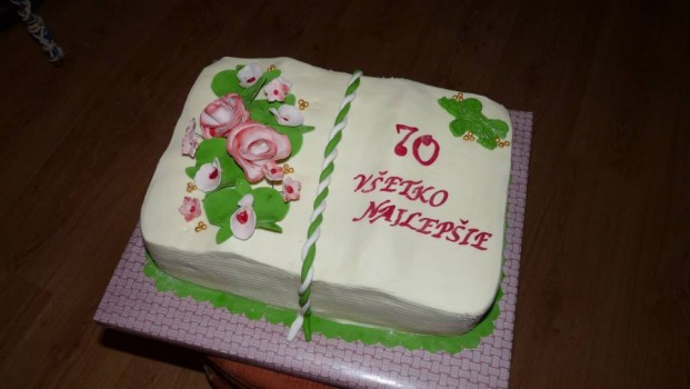 torta kniha yelená