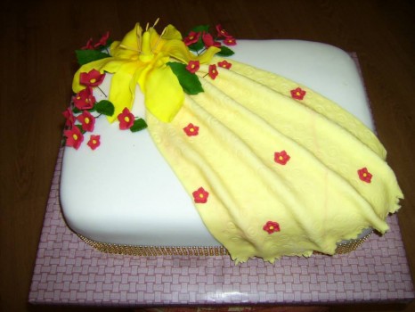 Torta so žltou ľaliou
