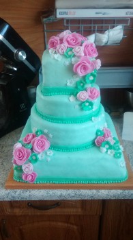 Mentolová svadobná torta