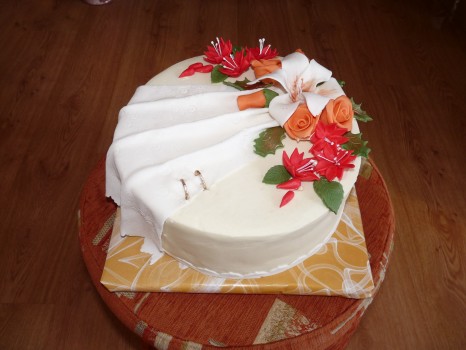svadobná torta okrúhla