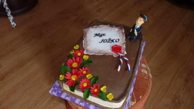 torta na promócie kniha