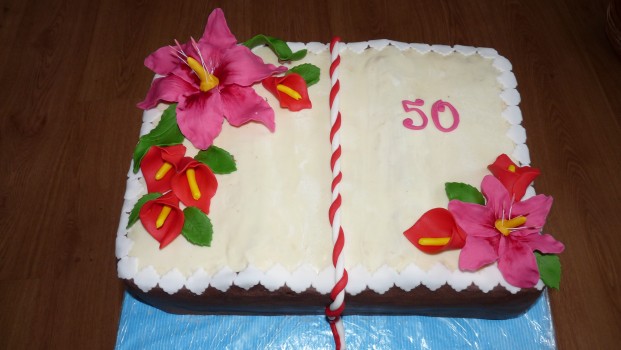 torta kniha s ľaliami