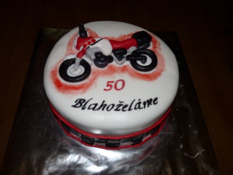 Torta s motorkou
