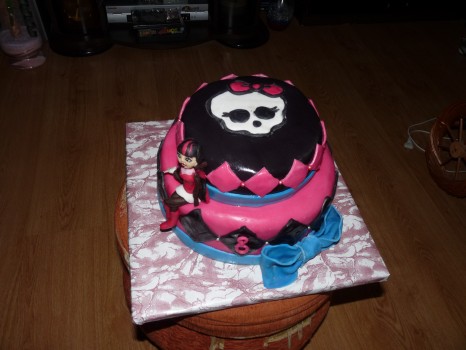 torta monster high