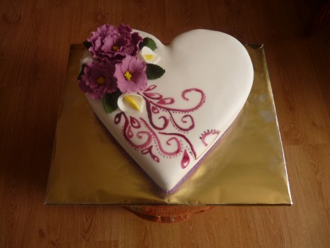 Torta srdce s ornamentmi
