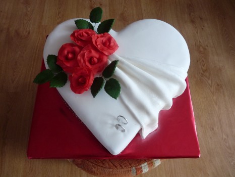 Torta na svadbu srdce