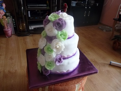 Svadobná torta s ružami