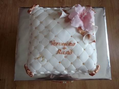 Torta na svadbu vankúš