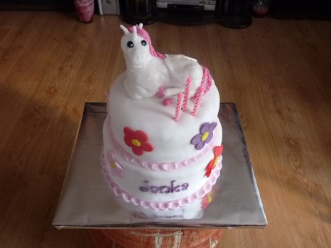 Torta s jednorožcom