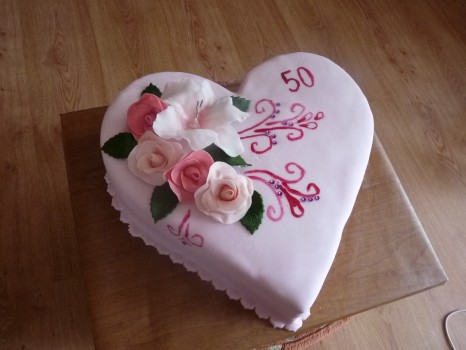 Torta ružové srdce s ružami