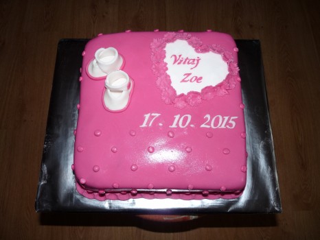 Torta na krst s papučkami