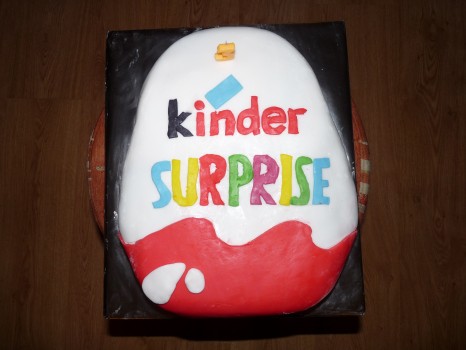 Torta kinder surprise