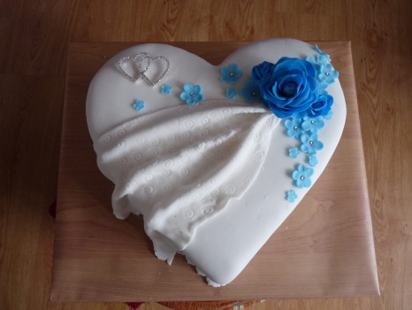 Torta na svadbu srdce