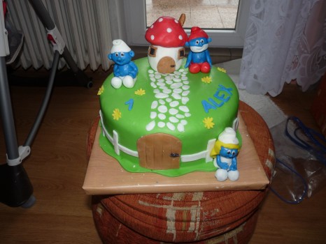 torta so šmolkami