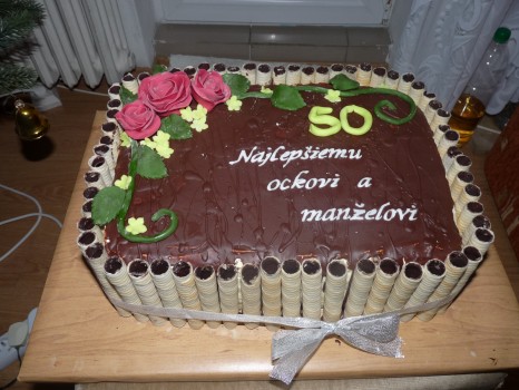 Obdĺžiková torta s trubičkami
