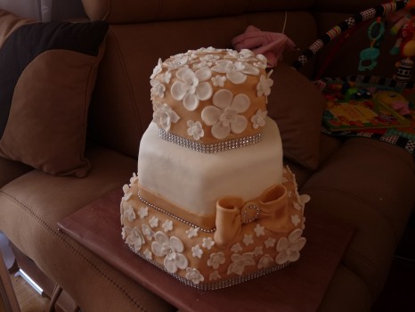 Poschodová torta na svadbu