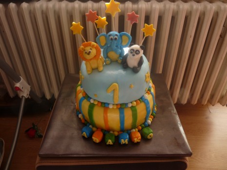 Poschodová torta so zvieratkami