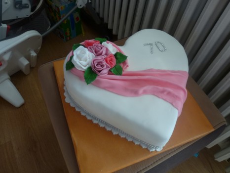 Torta srdce so závojom na 70-ku