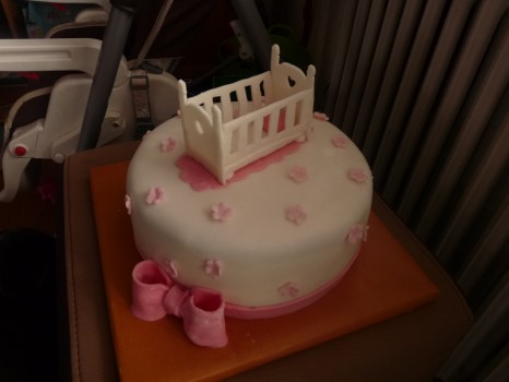 Torta na krst s postieľkou