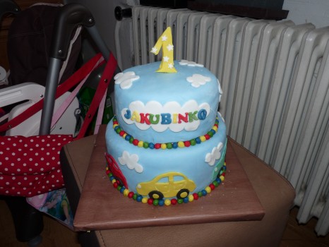 Poschodová torta s autíčkami