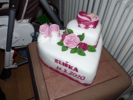 Torta na krst tmavoružová