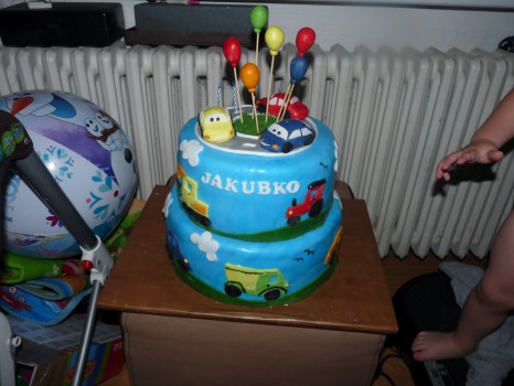 Poschodová torta s autíčkami