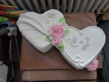 Torta na svadbu dvojsrdce